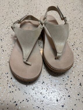 Vionic size 8 Kirra II Shimmery Gold Leather Toe Post Sling Back Sandal